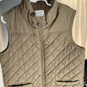 J crew crew cuts size 10 olive quilted vest in excellent preowned condition